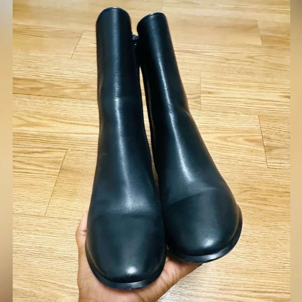 Tory Burch  HEELED BLACK ANKLE LEATHER BOOT
